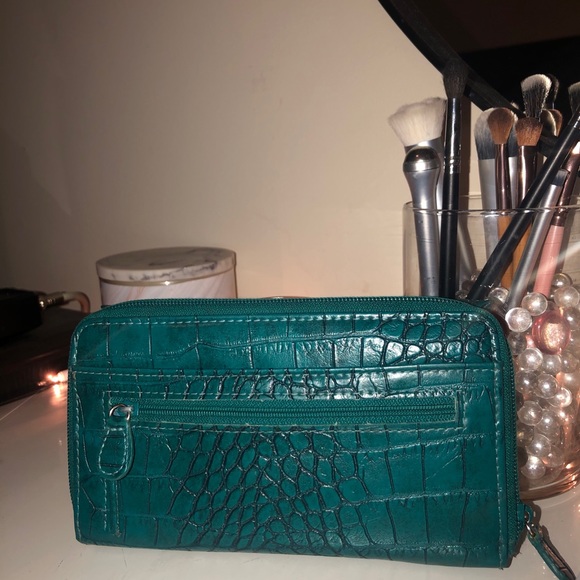 ✨3/$15✨Kate Landry wallet - Picture 4 of 6